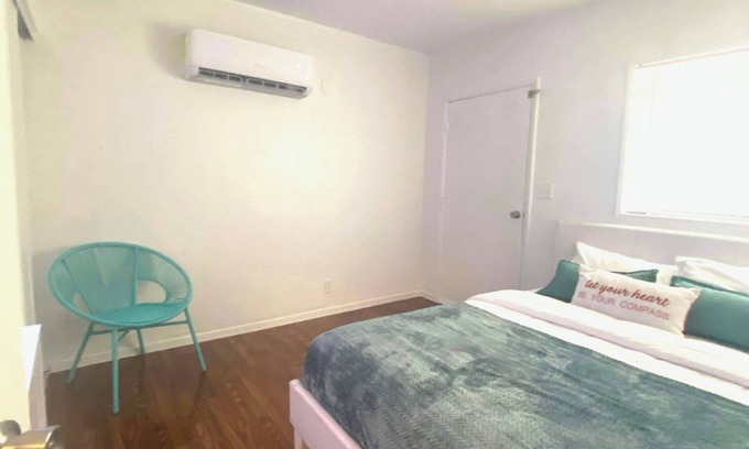 Paradise Apartment | 2 bedroom cozy Guesthouse near the Strip