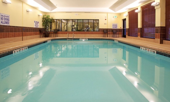 Columbia Condo | 2 Bedroom | Free Wi-Fi + Breakfast, Gym Access