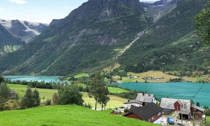 Jostedal House | 2 bedroom gorgeous home in Olden