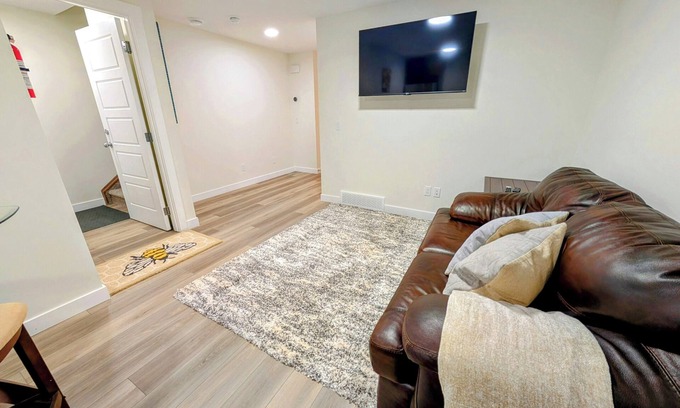 Southwest Calgary Apartment | 2-bedroom Guest Suite in SW Calgary with WiFi