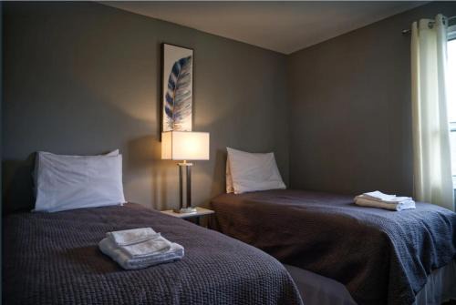 Roseneath House | 2 Bedroom Harbor Front Condo 9L