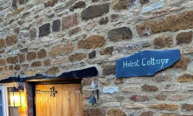 Holcot Villa | 2 Bedroom Holcot Cottage