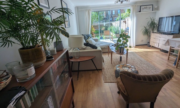 Lambeth House | 2 bedroom house with garden in Brixton