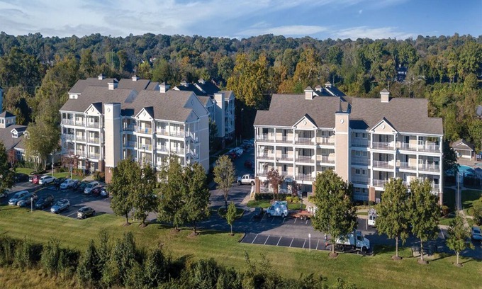 Pennington Bend Condo | 2 Bedroom Lockoff Condo in Nashville, on Cumberland River! Sleeps 8!