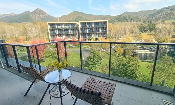 Chengde Apartment | 2-Bedroom Loft - Onsen, creek, playground (2-hour drive from Beijing)