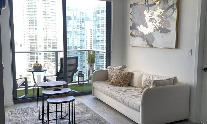 Tarpon River Apartment | 2 Bedroom Luxury Apt in Downtown Fort Lauderdale