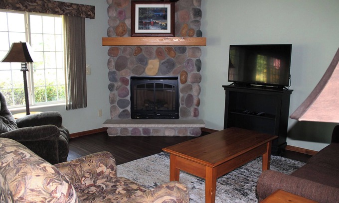 Eagle River Condo | 2 bedroom Lynx Lake condo in Eagle River WI
