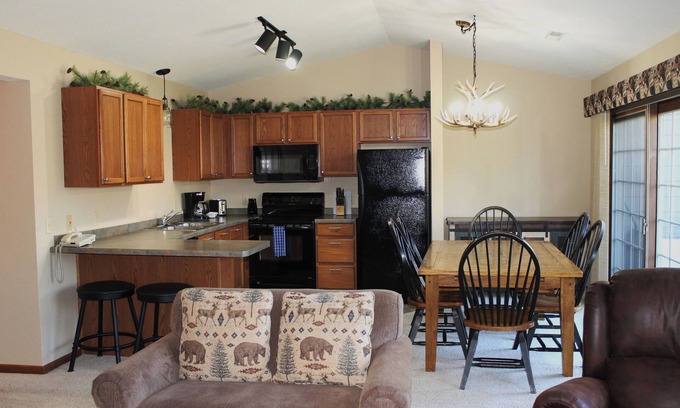 Eagle River Condo | 2 bedroom Lynx Lake condo in Eagle River WI