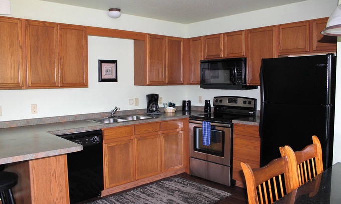 Eagle River Condo | 2 bedroom Lynx Lake condo in Eagle River WI