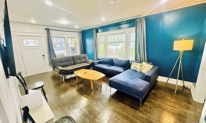 Downtown Reno House | 2-Bedroom/Pet OK/Sleeps6/3TVs