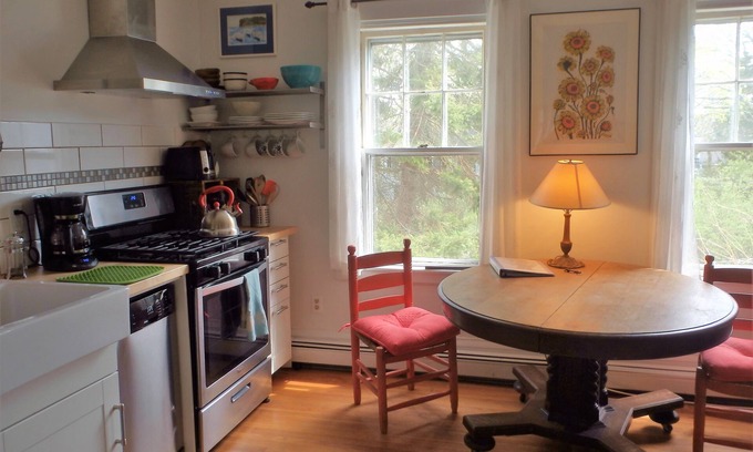 Wellfleet House | 2 Bedroom Private Apt. in 1825 Whaler's Home on Duck Creek