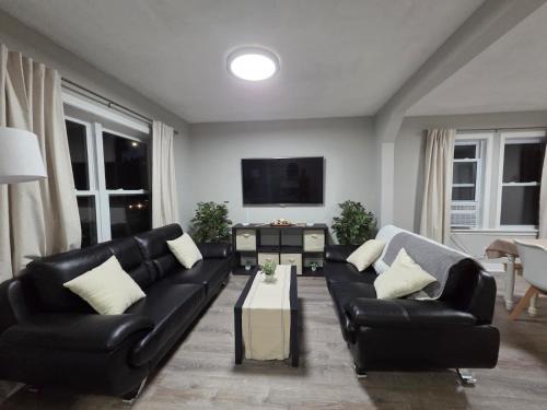 Everett Apartment | 2 Bedroom's, 1 Bathroom,10min-Airport & Boston, 7min-EncoreCasino