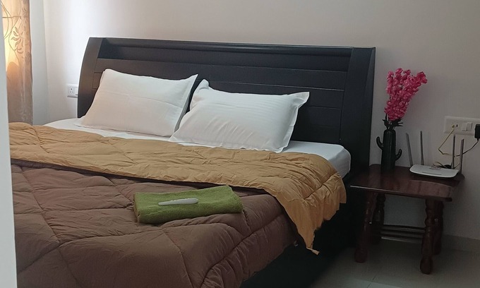Hadapsar Apartment | 2-bedroom skyhigh apartment in fabulous Pune with AC, fitness room, WiFi