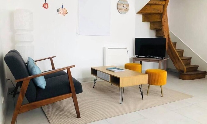 Bayeux House | 2 bedroom town house, la petite Aure