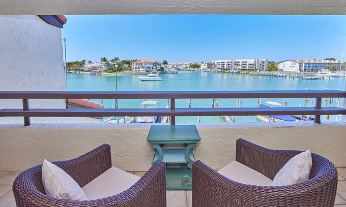 Tierra Verde House | 2 Bedroom Townhome 93957 by Houzlet