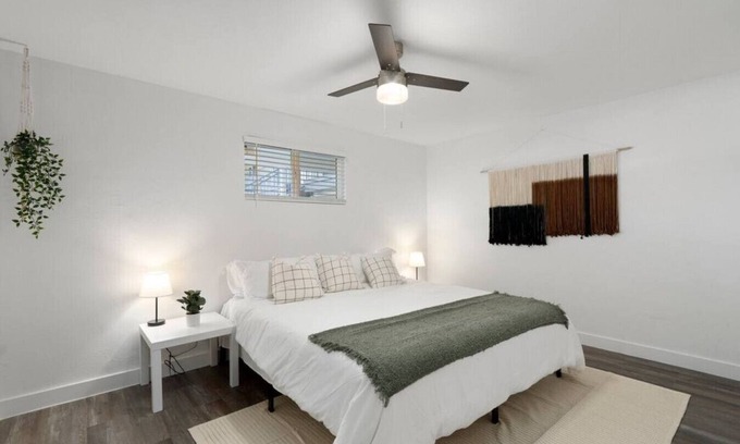 Encanto Apartment | 2 Bedroom | Walk to State Fair, Museums & Parks