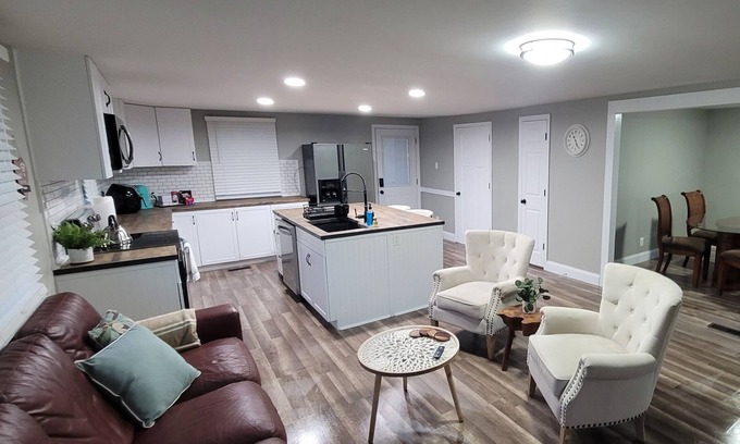 Southwest Raleigh House | 2 bedrooms 1 bath House 3 Miles to hwy 440.