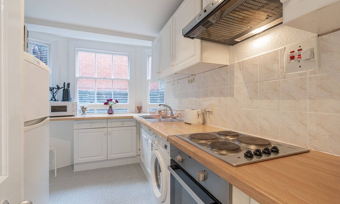 City of Westminster Apartment | 2 Bedrooms Apartment next door to Selfridges