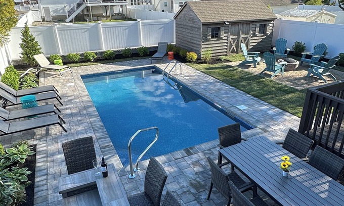 Point Pleasant Beach House | 2 blocks to Beach LINEN, fire pit, POOL sleeps 12