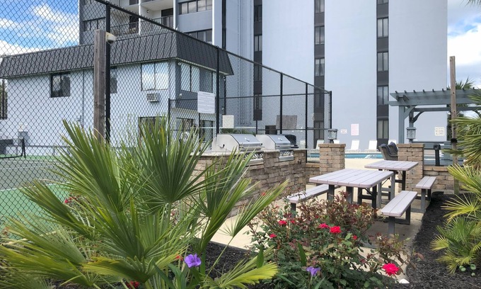 Myrtle Beach Condo | 2 Blocks to Beach, 2BIG BR for 7