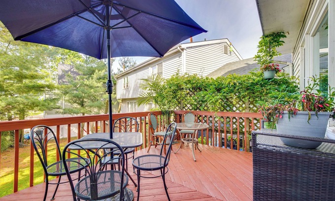 Woodmont House | 2 Blocks to Beach: Walkable Woodmont Village Home