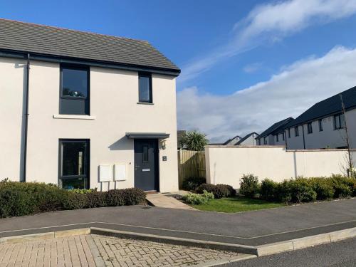 St. Eval House | 2 Boathouse Terrace
