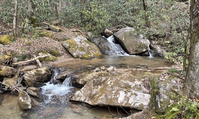 Purlear House | 2 BR 2 BA house on Buck Mountain with mountain views!