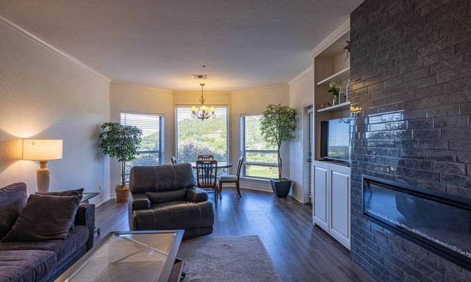 Boerne Condo | 2 BR 2 BTH Tapatio Springs Golf Resort Condominium for Rent!