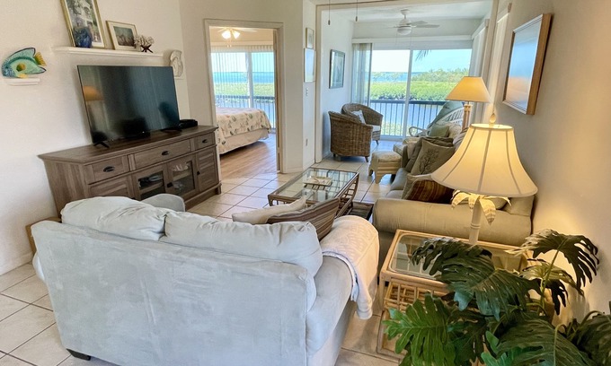 Rock Harbor House | 2 BR-2bath Waterfront townhome. Landings of Largo sunsets included!