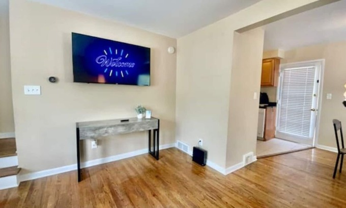 Beverly Hills House | 2 BR Birmingham beauty