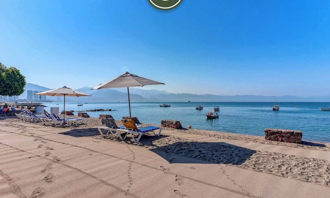 Isla Iguana Apartment | 2 BR Condo in Hotel - Beach - Pools - Kids Club