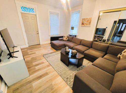 Pittsburgh Apartment | 2 BR - Off Street Parking - Amazing View Nearby