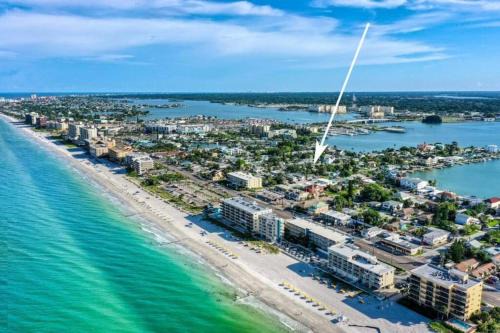 Madeira Beach Apartment | 2 BR, Remodeled Pet Friendly Condo, 1 Block to Beach Access, Walkable to Restaurants! Fall Promo for Mondays & Thursdays!
