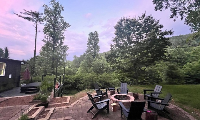 Clayton Cabin | 2 CABINS, 3 ACRES- HOT TUB VIEWS & ACCESS TO THE STATE PARK TRAILS