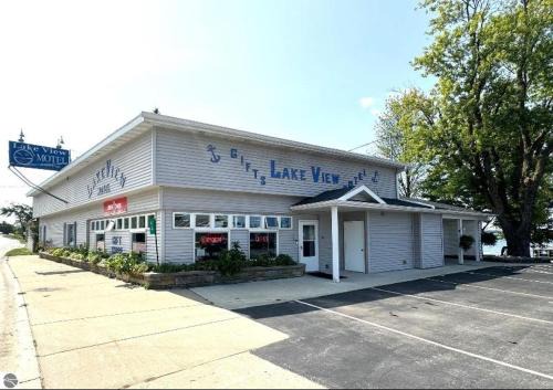 Lake City Hotel | 2 Cozy Combined Family Studios