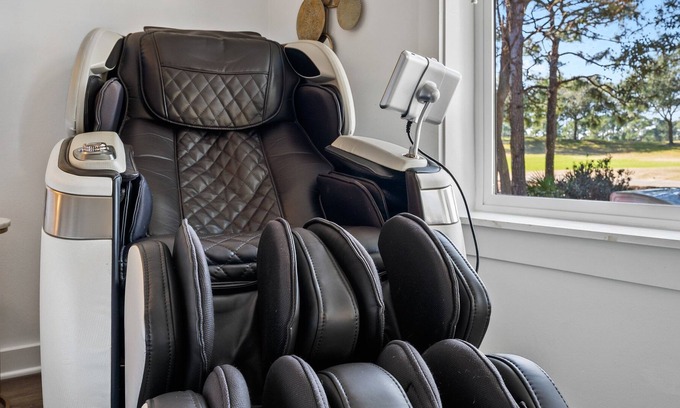 Laurel Grove House | 2 Golf Carts with a Luxury Golf Course View