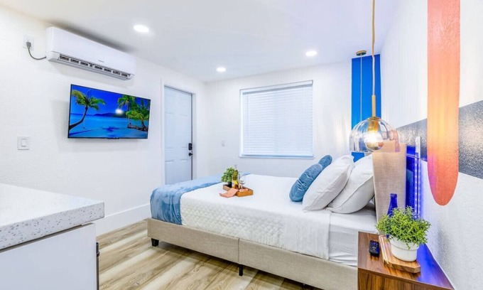Allapattah Apartment | 2 Guest, 5 minutes to everything in Miami