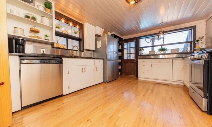 Springville House | 2 Homes 1 Property. 5 BR 3 BA POOL! Plenty of parking.