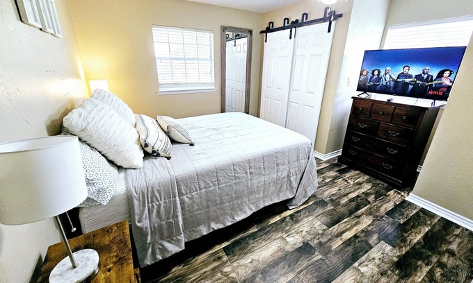 Brookeland House | 2 Homes! 6 BR 5BA! Swimming pool! Private Hot Tub! Pool Table! Basketball Hoop!