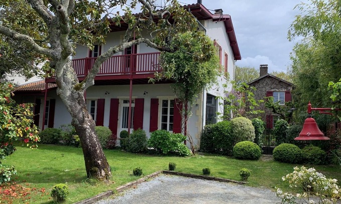 Andernos-les-Bains House | 2 independent houses with heated pool, small view of the Basin. 7 bedrooms.