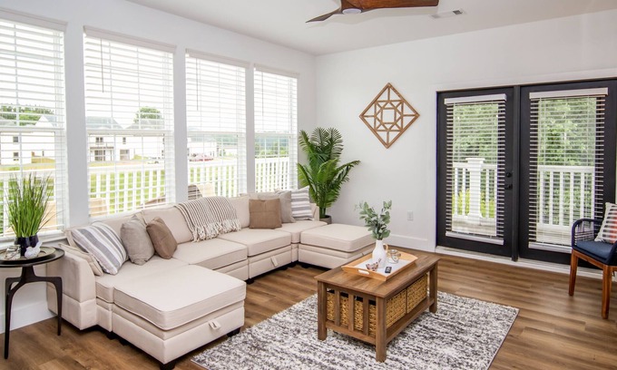 Oxford Condo | 💎2 King Suites 3 Minute Drive to All in Oxford 💎n