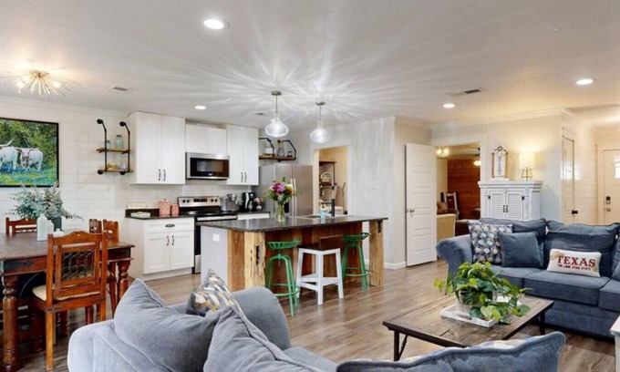 Bryan Apartment | 2 Living Rooms, Playstaytion Game System, Multiple Sleeping Areas, Pet Friendly!
