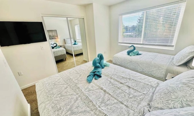 Reno House | 2 Masters, 3 TVs, Sleeps 7/F8