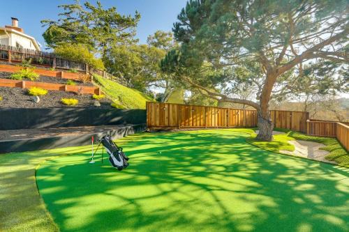 Del Rey Oaks House | 2 Mi to Beach Home with Patio in Del Rey Oaks!