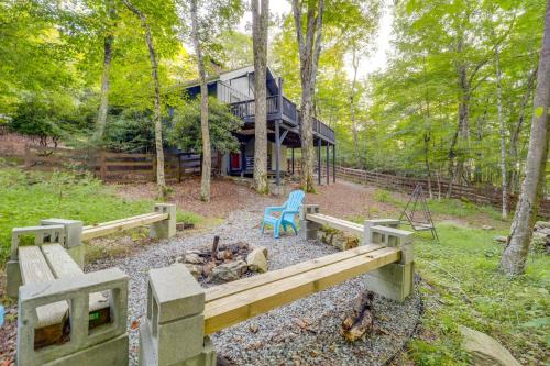 Charter Hills House | 2 Mi to Beech Mtn Blue Ridge Cabin with Deck