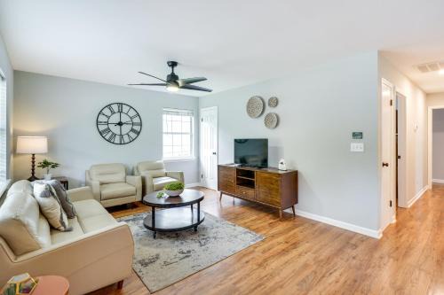 Durham House | 2 Mi to Dtwn Durham Home Near Universities