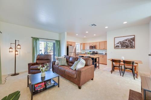 Flagstaff House | 2 Mi to Dtwn Flagstaff Home with Balcony!