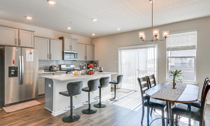Frederick House | 2 Mi to Dtwn Frederick Updated Townhome