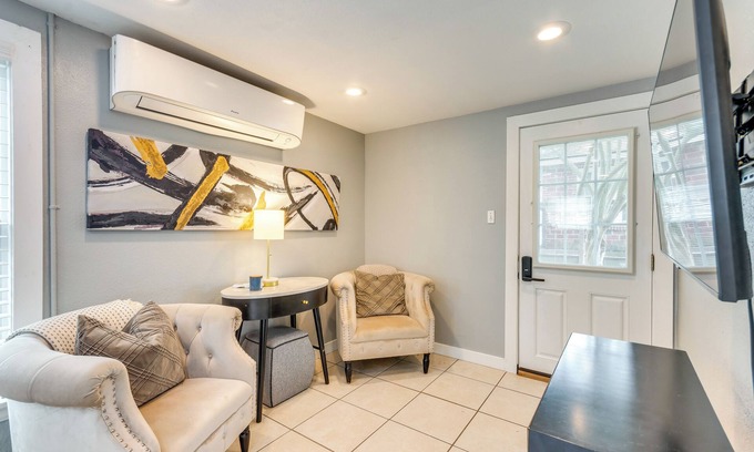 East Hill Apartment | 2 Mi to Dtwn Pensacola: Dog-Friendly Apartment