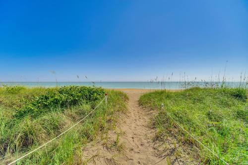 Fort Pierce Apartment | 2 Mi to Fort Pierce Jetty Coastal Florida Condo